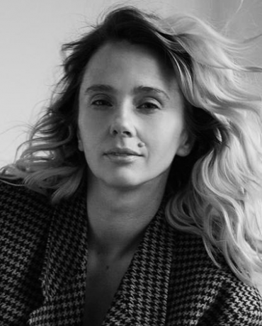 Юля Художникова